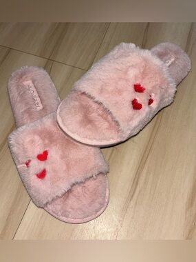 Fuzzy Pink Heart Slippers